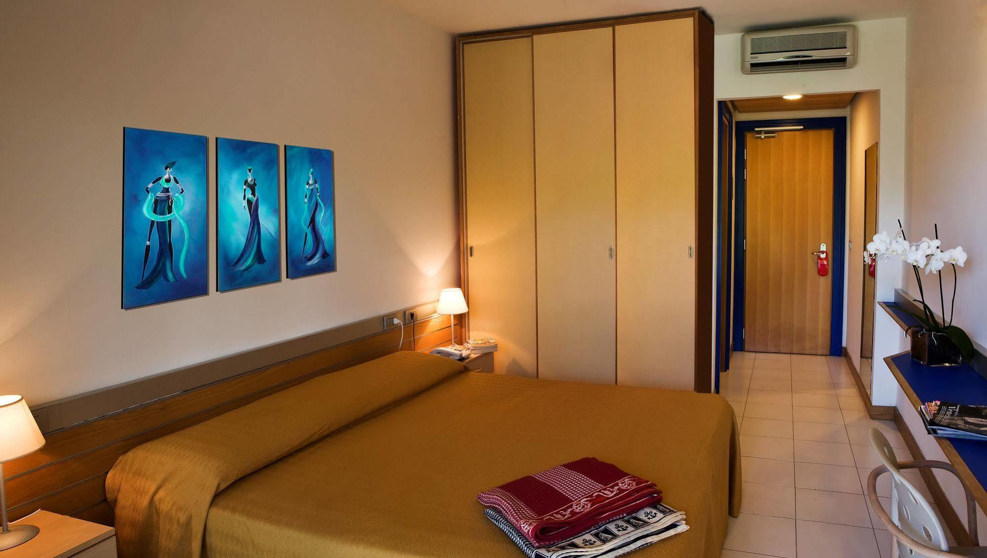 African Beach Hotel-Residence Manfredonia Esterno foto